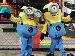 Minions cover personagens vivos Carro Servicos para festas infantis e eventos no [***] 