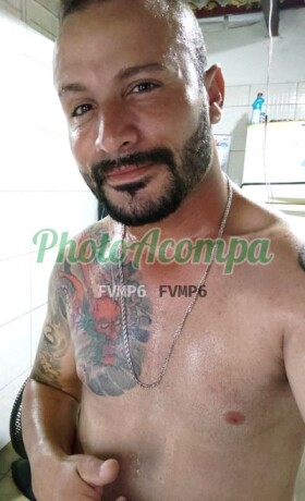 ricardo-branquinho-gostoso-que-adora-chupar-uma-xoxotinha-big-0