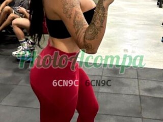 Bruna bem feminina e um corpo escultural de ficar babando 