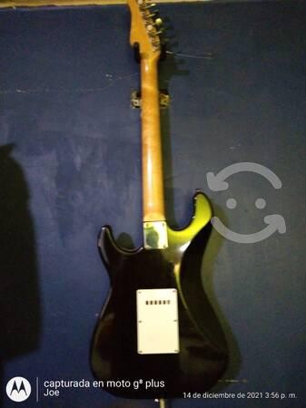 guitarra-electrica-zurda-en-nuevo-laredo-clasf-aficiones-y-ocio-big-0