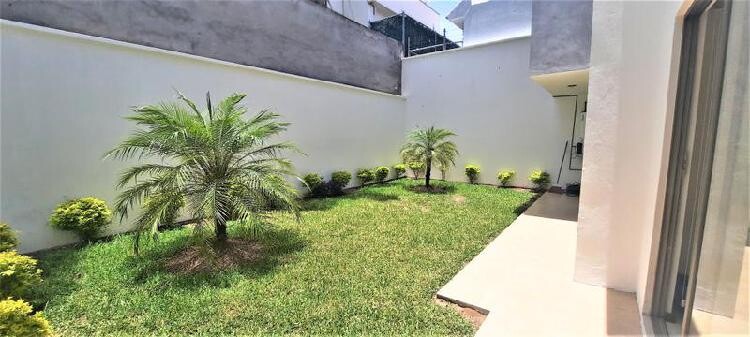 hermosa-residencia-4-recs-jardin-roof-garden-area-verdemonte-en-xalapa-clasf-aficiones-y-ocio-big-0