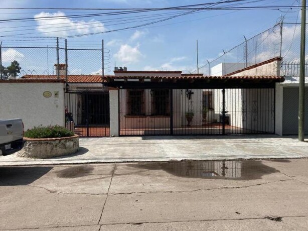 se-vende-casa-de-un-piso-en-arboledas-2a-secc-en-celaya-clasf-animales-big-0