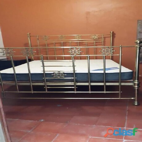 cama-matrimonial-con-cabecera-dos-cajoneras-y-tocador-con-espejo-en-mexico-ciudad-de-clasf-casa-y-jardin-big-1