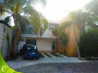 Bella casa en venta en fraccionamiento porta maggiore en Celaya | Clasf deportes-y-nautica